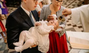 Fotograf na chrzciny: Cennik, pakiety i jak nie przepłacić?