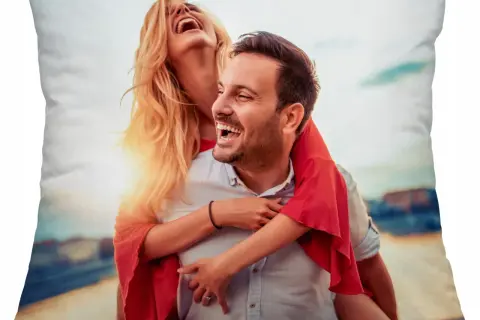 Ile kosztuje poduszka ze zdjęciem u fotografa? Pełny przewodnik cen