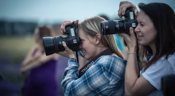 Profesjonalny fotograf: Kiedy warto? Inwestycja w bezcenne wspomnienia