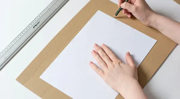 Ramka na zdjęcie z tektury: Stwórz dzieło sztuki krok po kroku
