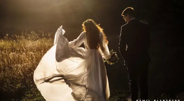 Koszt fotografa ślubnego 2026: Ceny, pakiety, jak nie przepłacić?