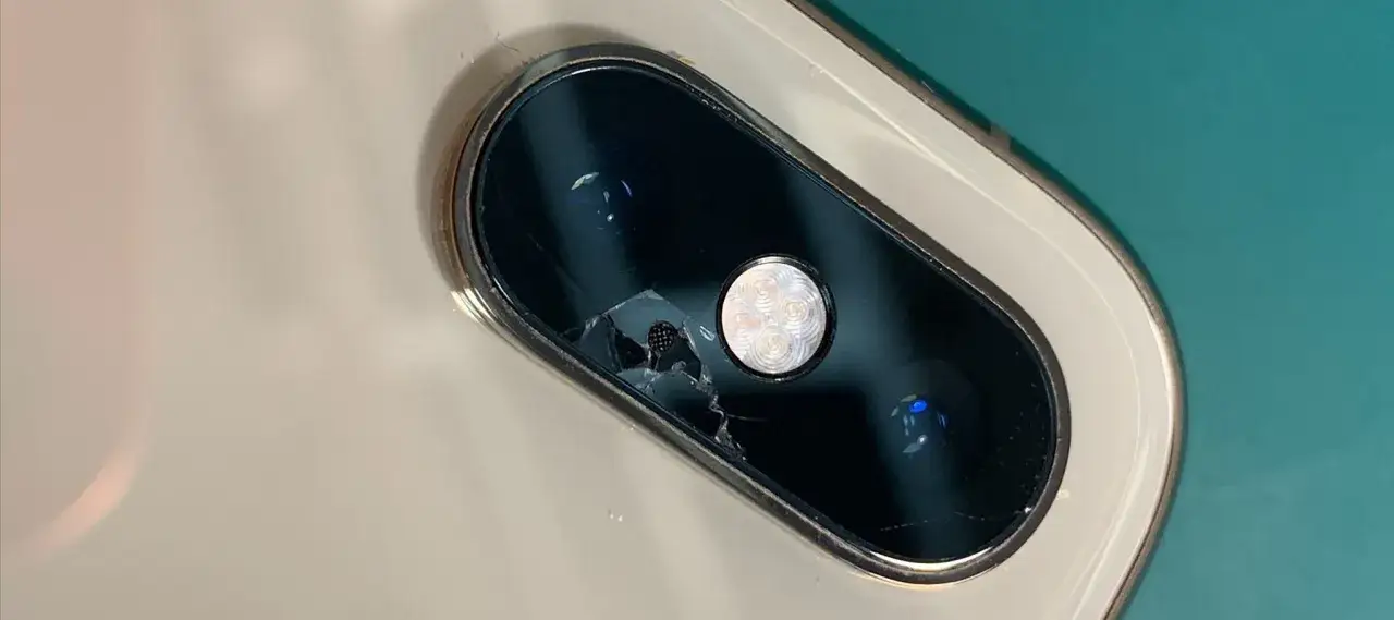 wymiana szkiełka aparatu iphone serwis vs diy