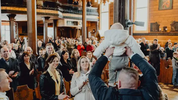 Cena fotografa na chrzest: Jak wybrać i nie przepłacić?